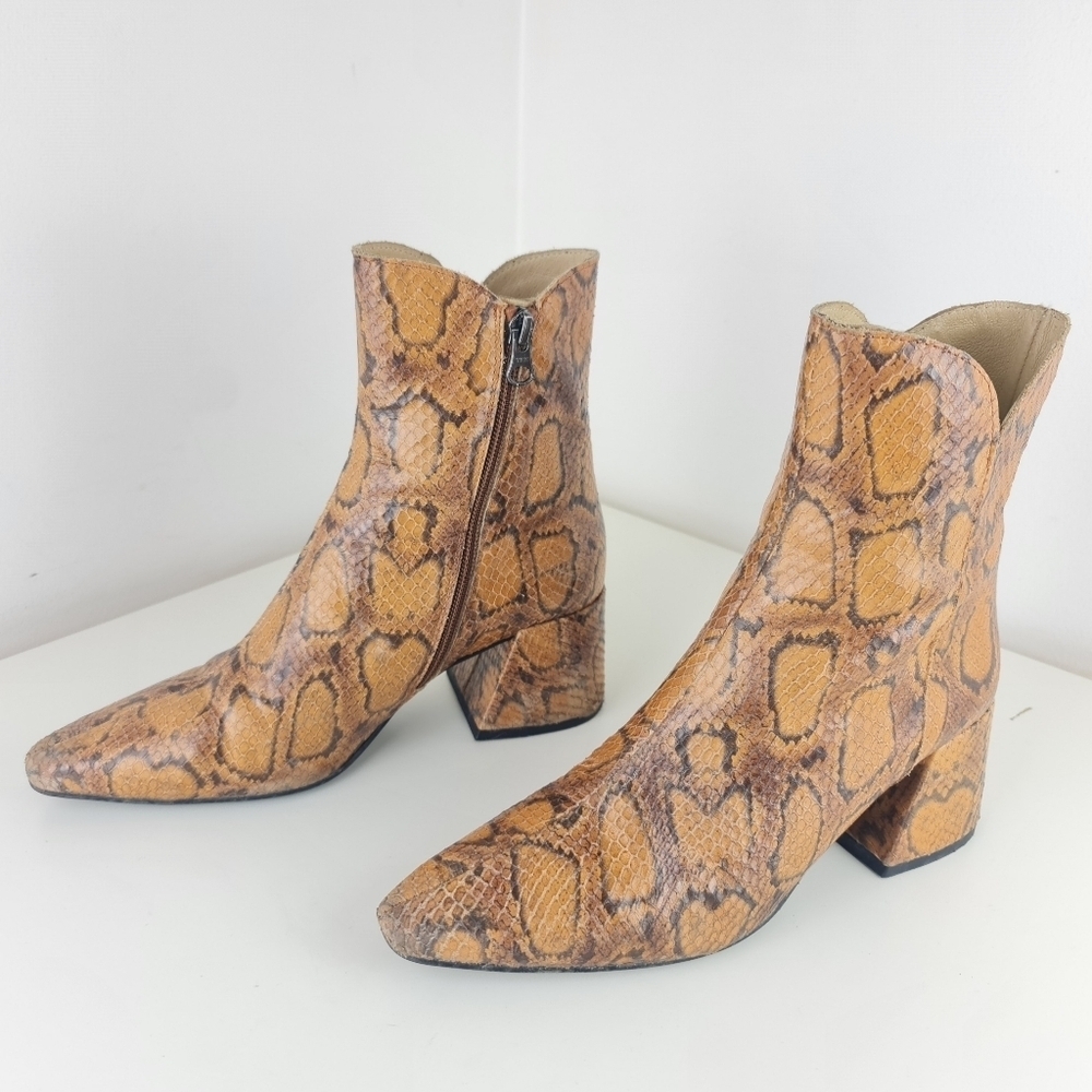 L'Intervalle women leather boots snake size 36 euro